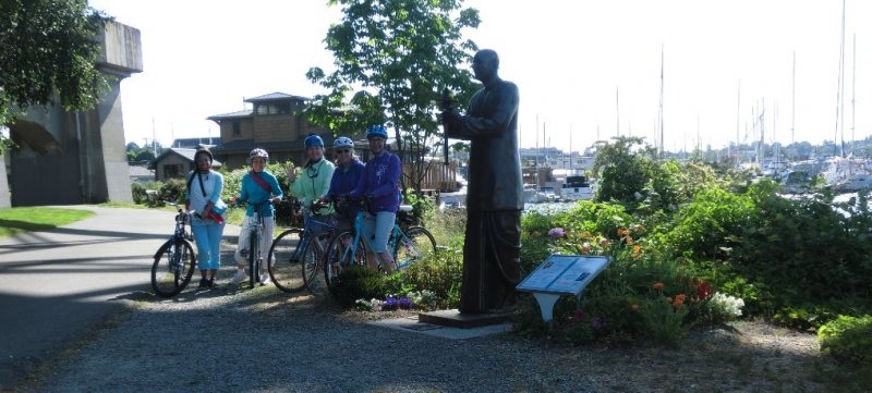seattlegirls_ckgstatue_20170624_w.jpg